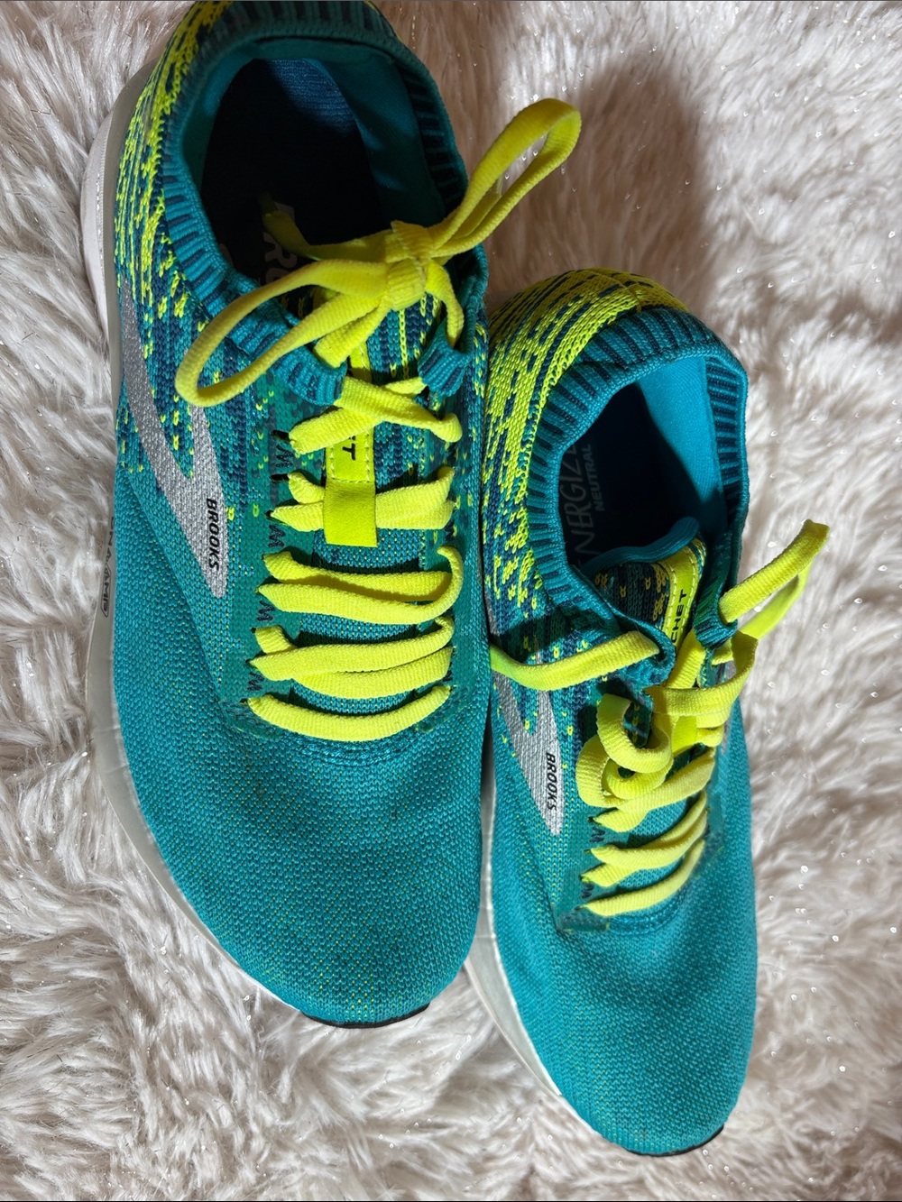 Brooks Teal and Neon Yellow Athletic Sneakers size 6